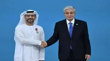 رئيس كازاخستان يمنح وسام الصداقة لمحمد الشامسي